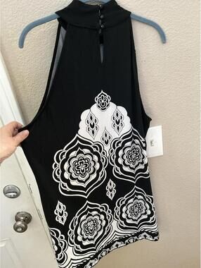 Blooming Rose Women's Black and White Sleeveless Top Size 2X